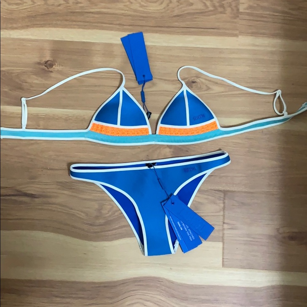 Triangl bikini NWT